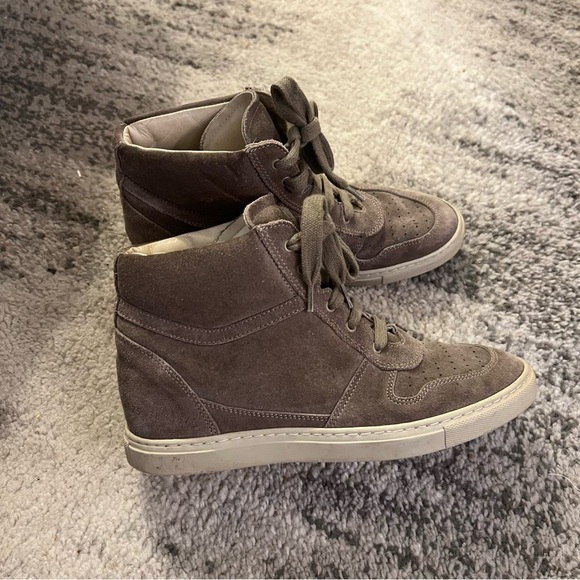 Common Projects Sneakers - Picture 1 of 16